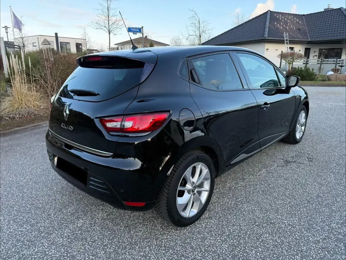 Gebraucht Renault Clio LIMITED 73 PS (53 kW) 2017 Schwarz Kleinwagen