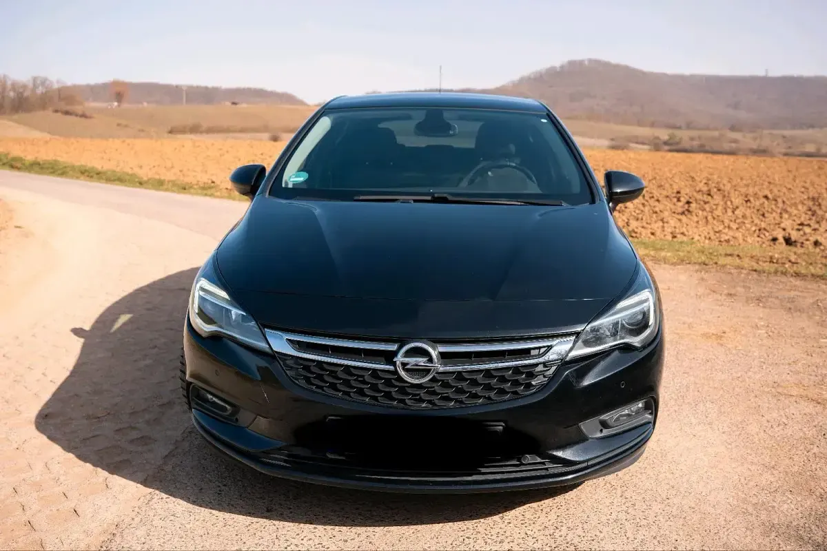 Gebraucht Opel Astra 110 PS (80 kW) 2019 Schwarz Limousine