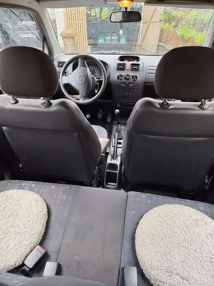 Gebraucht Opel Agila 60 PS (44 kW) 2005 Silber Van / Kleinbus