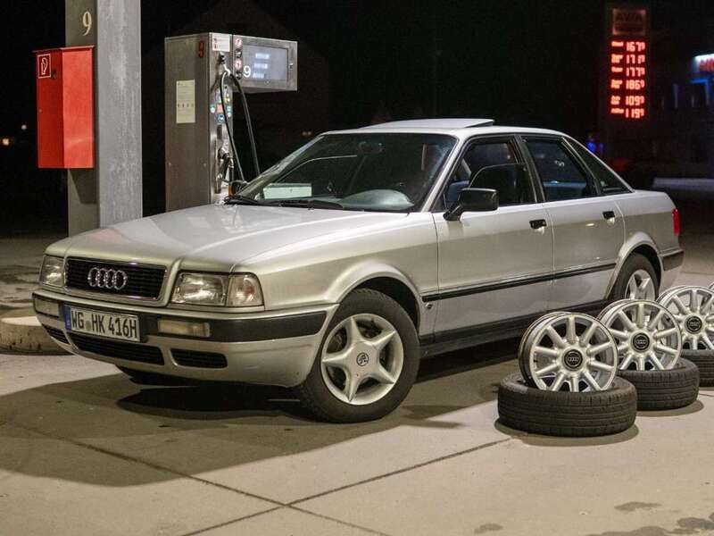 Silber Gebraucht 1993 Audi 80 Limousine | 6.250 € - Bild 1/4