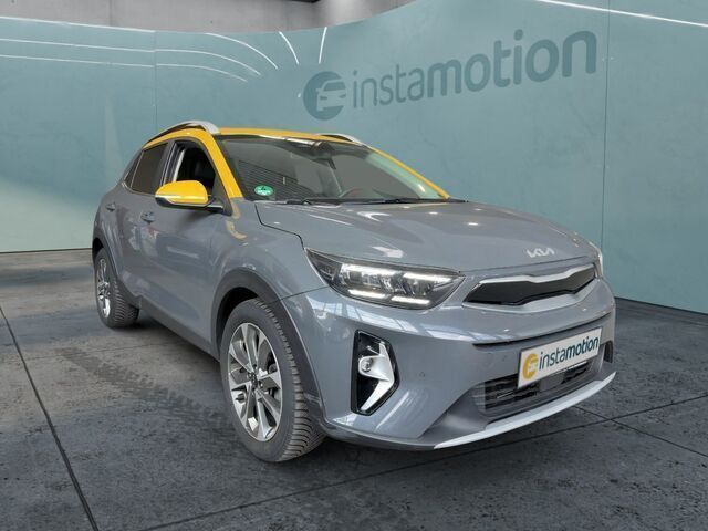 Grau Gebraucht 2023 Kia Stonic Spirit SUV | 22.990 € (Etwas zu teuer) - Bild 1/2