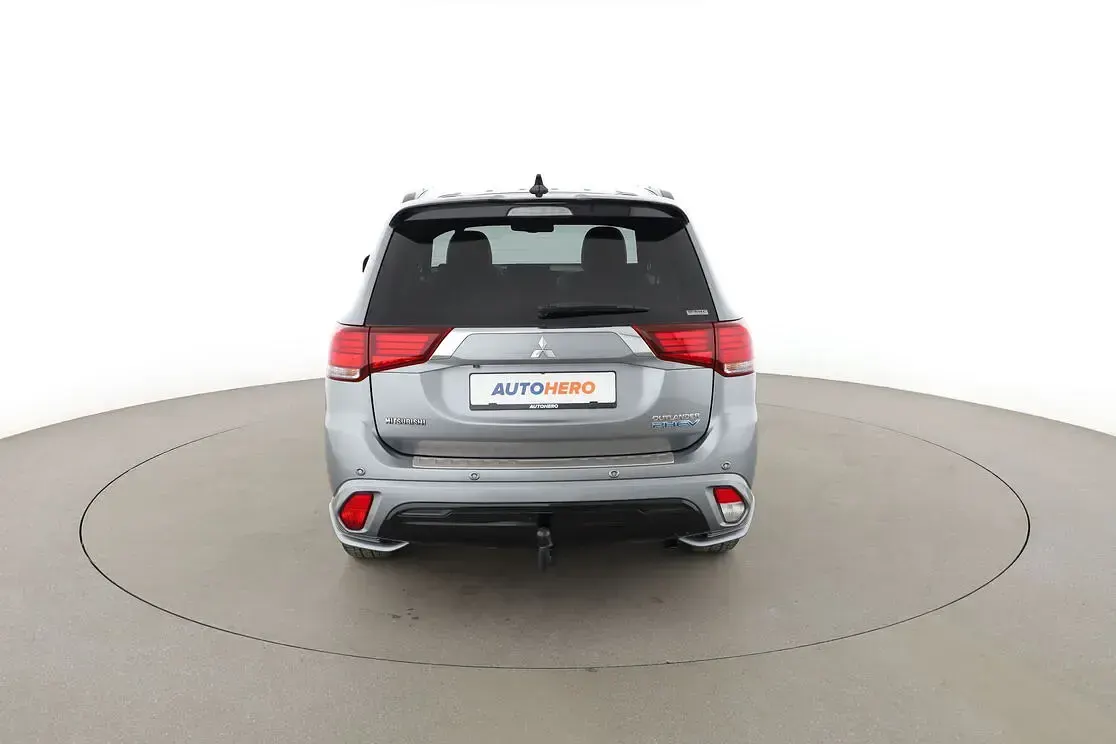 Gebraucht Mitsubishi Outlander Top 150 PS (110 kW) 2019 Grau SUV