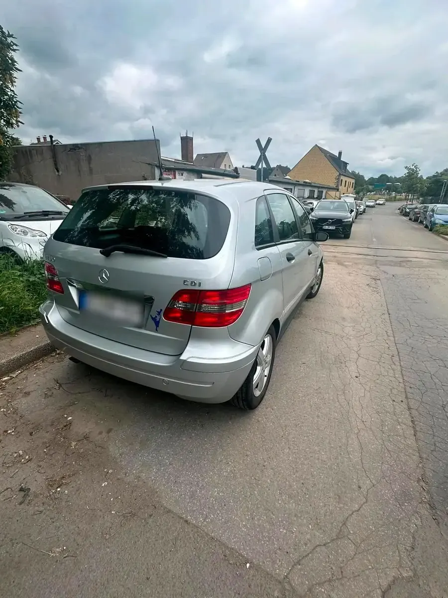 Gebraucht Mercedes B180 109 PS (80 kW) 2007 Silber Van / Kleinbus