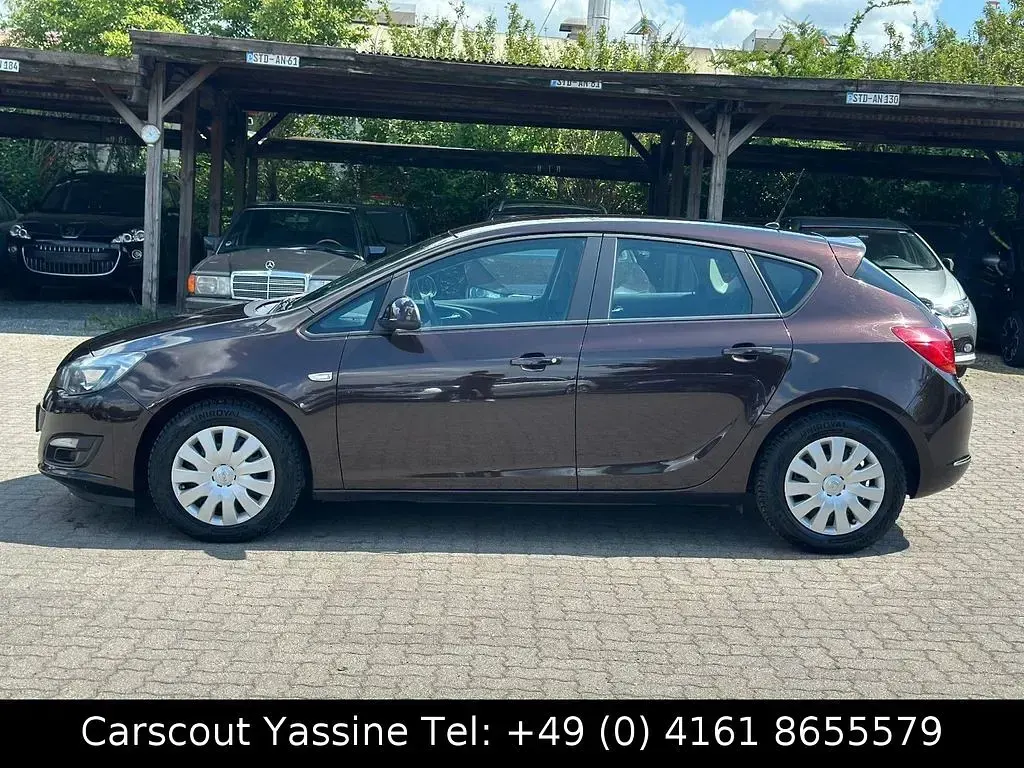 Gebraucht Opel Astra Selection 116 PS (85 kW) 2015 Braun Limousine