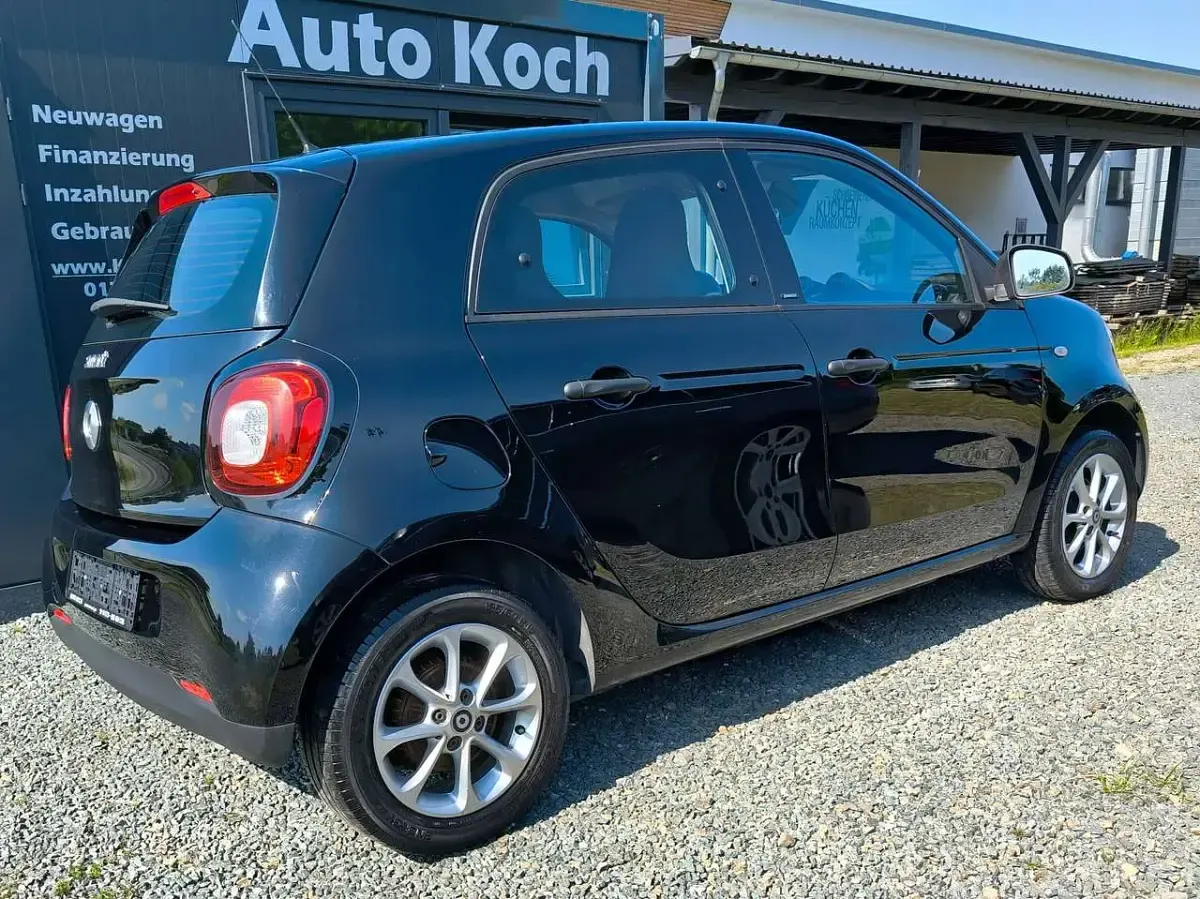 Gebraucht Smart ForFour 90 PS (66 kW) 2019 Schwarz Kleinwagen