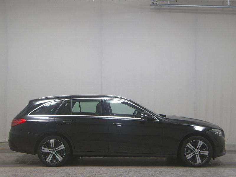 Schwarz Gebraucht 2023 Mercedes C300e Avantgarde Limousine | 29.480 € - Bild 1/4