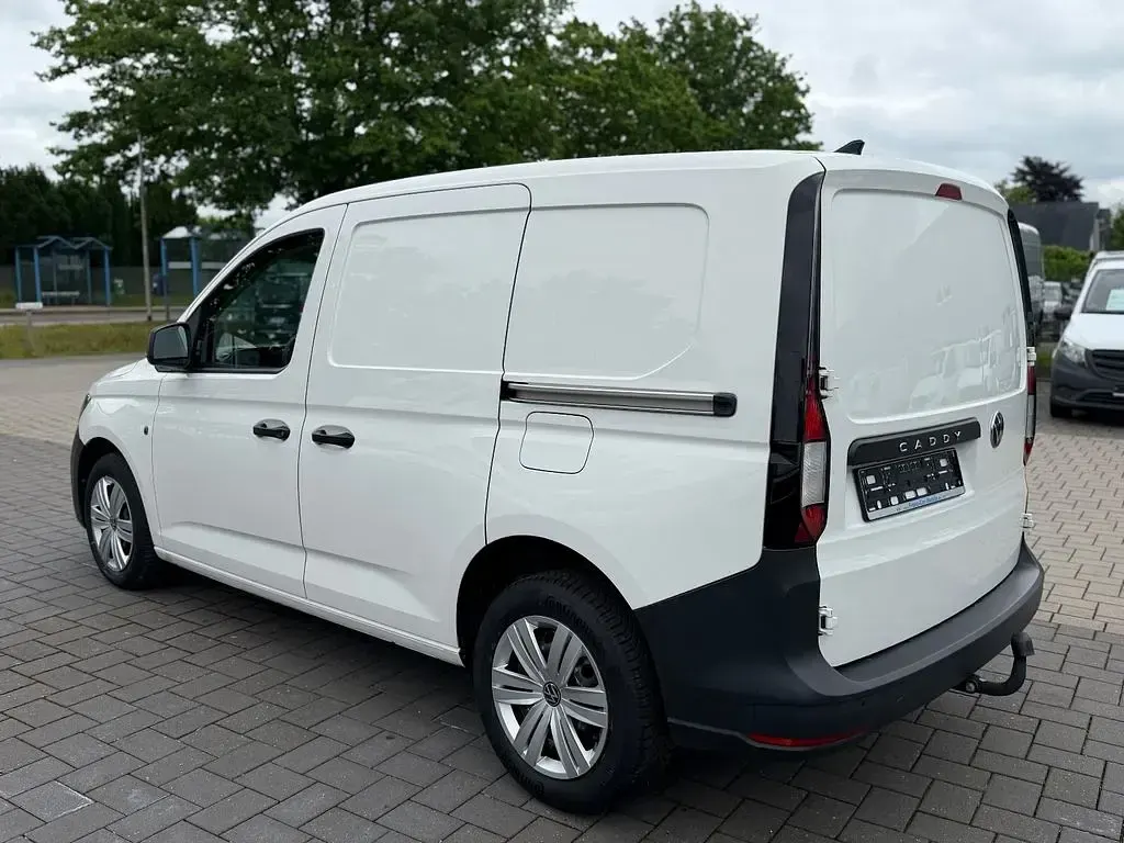Gebraucht VW Caddy Basis 102 PS (75 kW) 2021 Weiß Van / Kleinbus