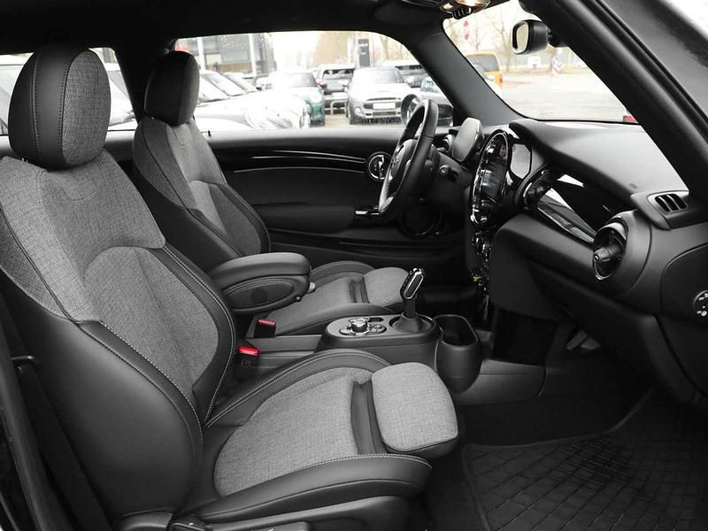 Gebraucht Mini Cooper SE Classic 135 kW (184 PS) 2022 Midnight schwarz Kleinwagen