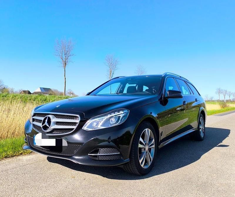 Usado Mercedes E220 Avantgarde 170 CV (125 kW) 2013 Negro Berlina