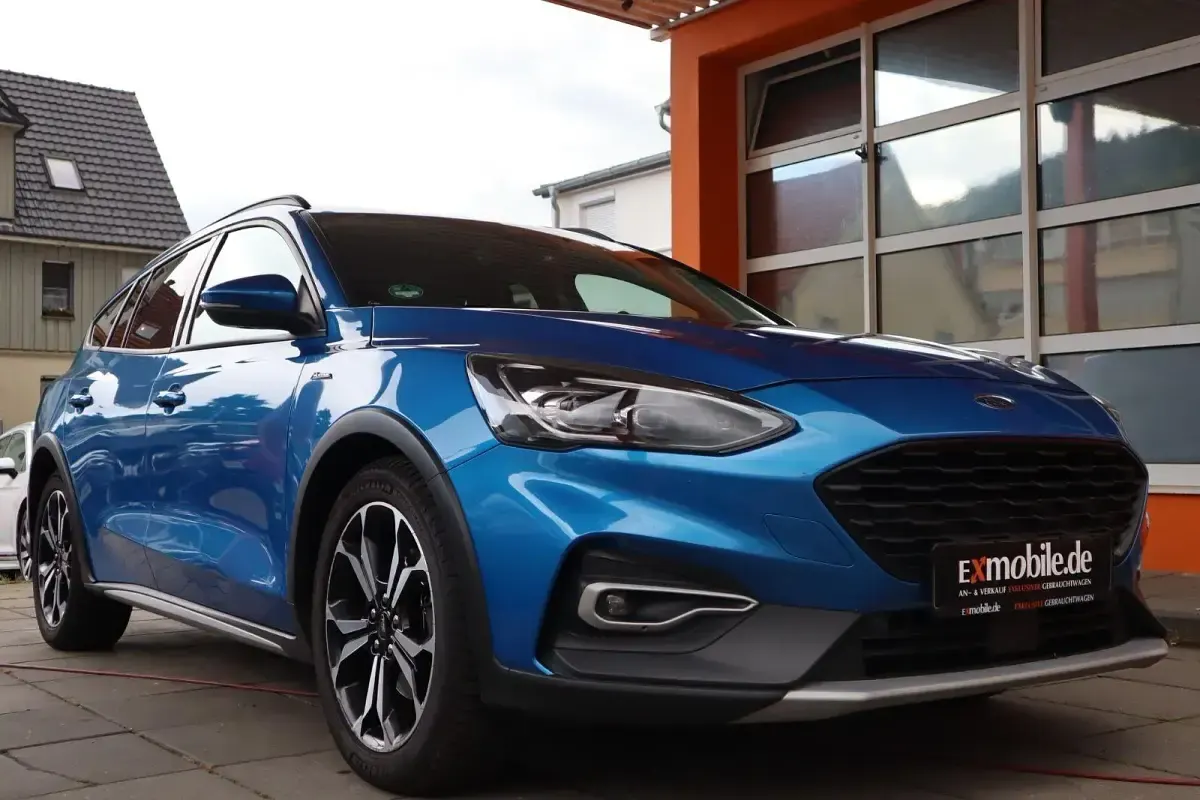 Gebraucht Ford Focus Active 150 PS (110 kW) 2020 Blau Kombi