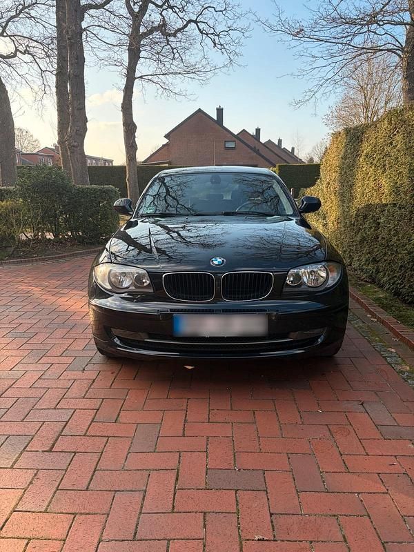 Gebraucht BMW 116 122 PS (89 kW) 2010 Schwarz Kleinwagen
