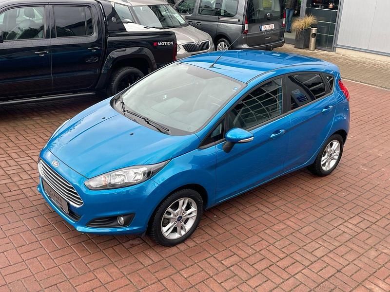 Gebraucht Ford Fiesta SYNC Edition 82 PS (60 kW) 2015 Blau Kleinwagen