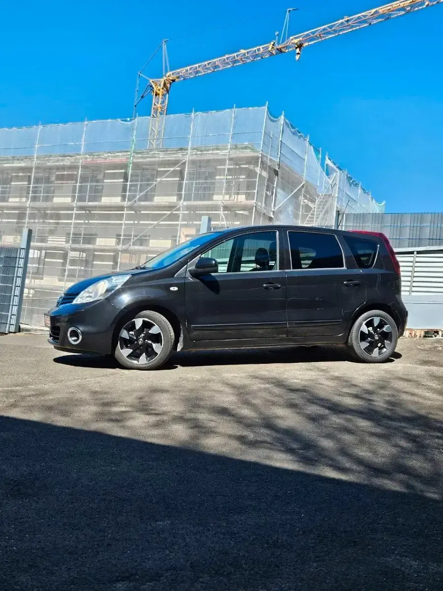 Gebraucht Nissan Note 90 PS (66 kW) 2013 Schwarz Kleinwagen