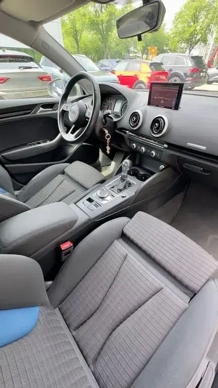 Gebraucht Audi A3 Sport 150 PS (110 kW) 2018 Weiß Limousine