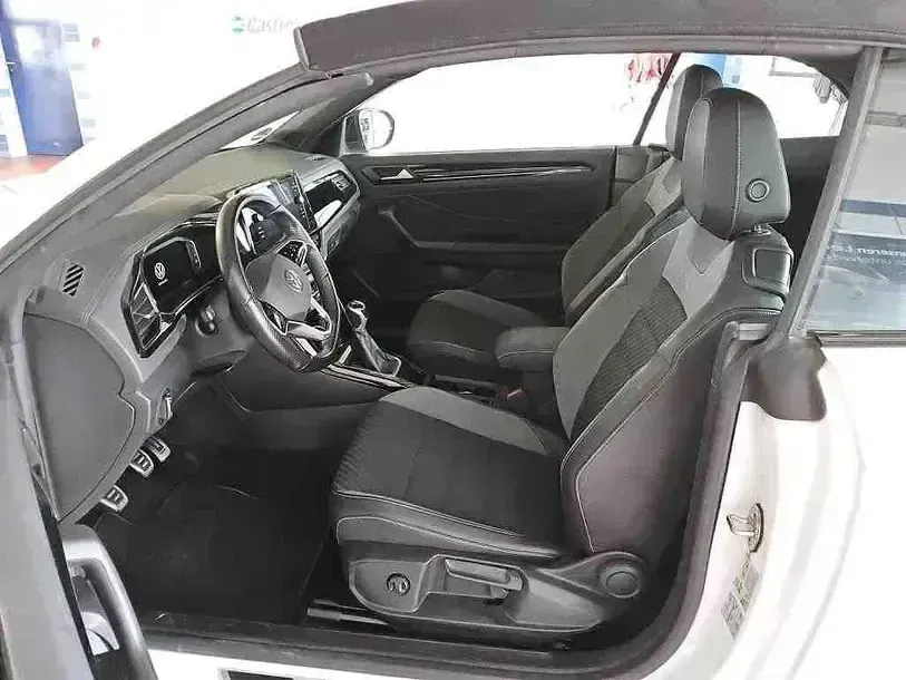 Second-hand VW T-Roc Style 150 CP (110 kW) 2022 Negru SUV
