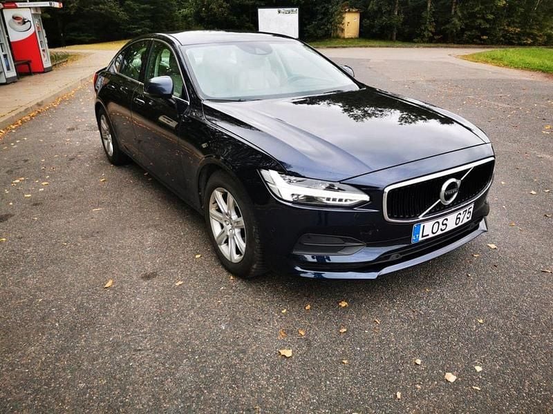 Blau Gebraucht 2017 Volvo S90 Momentum Limousine | 11.000 € (Fairer Preis) - Bild 1/4
