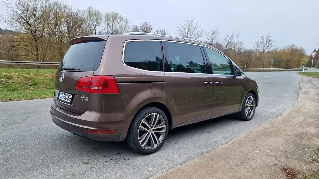 Gebraucht VW Sharan Life 177 PS (130 kW) 2013 Braun Van / Kleinbus