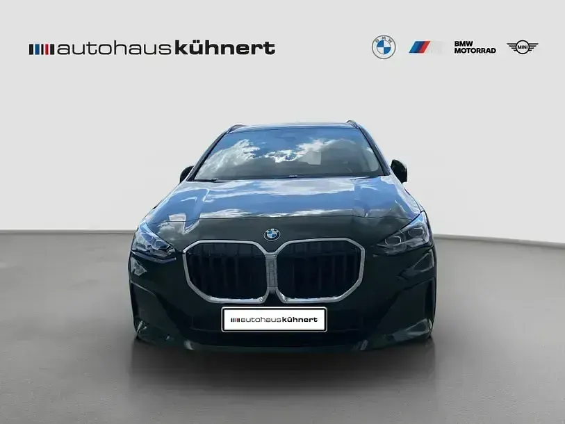 Gebraucht BMW 220 Active Tourer Luxury Line 156 PS (114 kW) 2025 Grün Van / Kleinbus