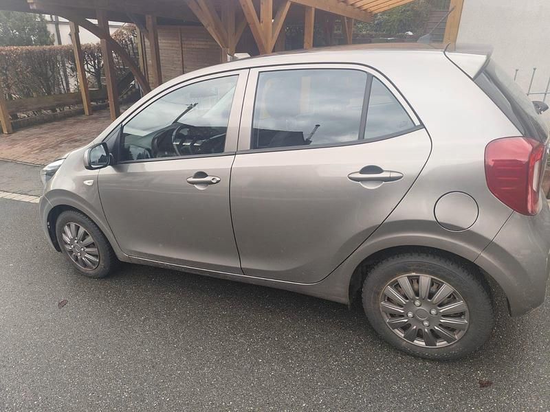 Gebraucht Kia Picanto Edition 7 67 PS (49 kW) 2018 Grau Kleinwagen