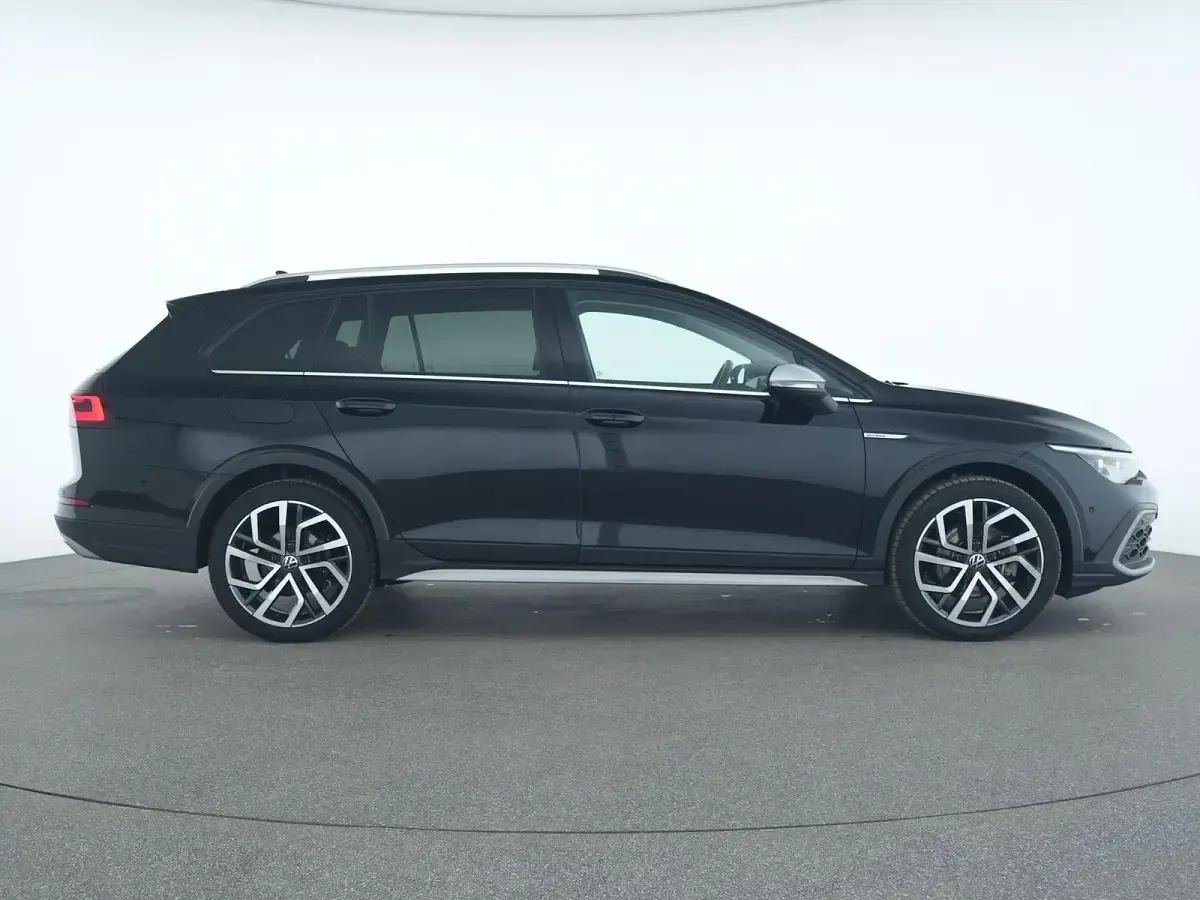 Gebraucht VW Golf Alltrack 200 PS (147 kW) 2023 Deep black Kombi