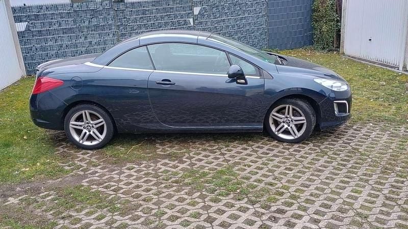 Gebraucht Peugeot 308 CC Active 156 PS (114 kW) 2012 Blau Cabrio