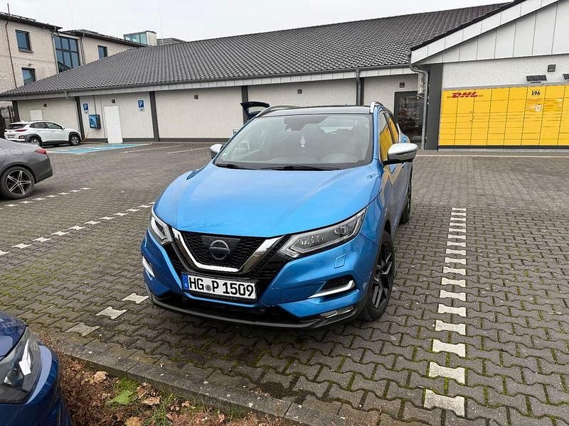 Blau Gebraucht 2017 Nissan Qashqai Tekna+ SUV | 13.600 € (Guter Preis) - Bild 1/4