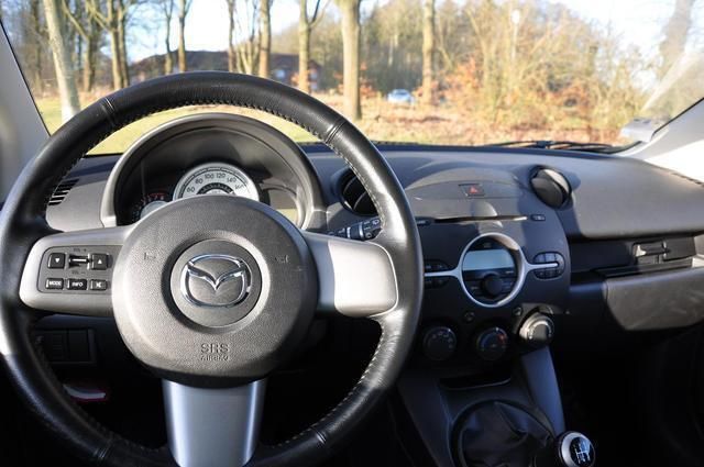 Gebraucht Mazda 2 86 PS (63 kW) 2008 Grün metallic Kleinwagen