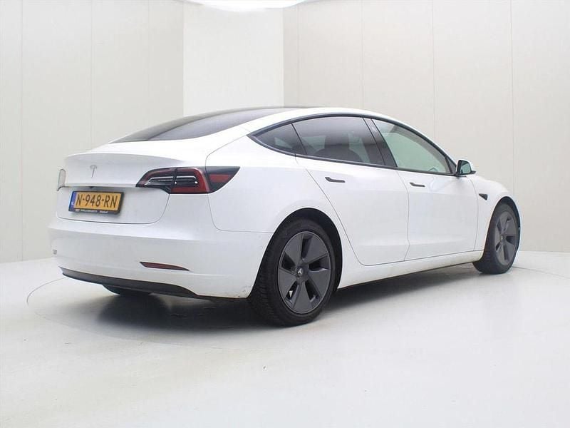 Gebraucht Tesla Model 3 Standard Range 225 kW (306 PS) 2021 Weiß Limousine