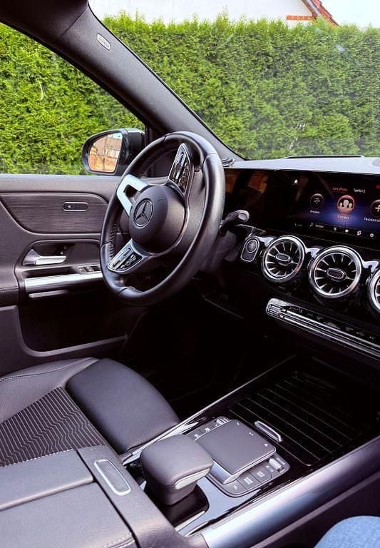 Gebraucht Mercedes EQA300 167 kW (228 PS) 2022 Schwarz SUV