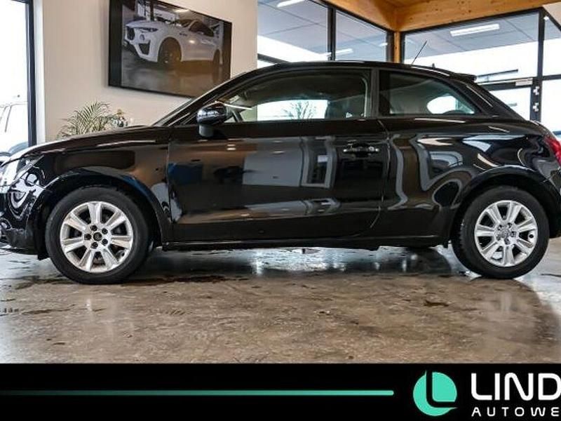 Gebraucht Audi A1 Attraction 86 PS (63 kW) 2011 Schwarz Limousine