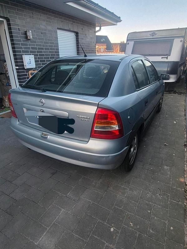 Gebraucht Opel Astra Edition 101 PS (74 kW) 2000 Silber Limousine