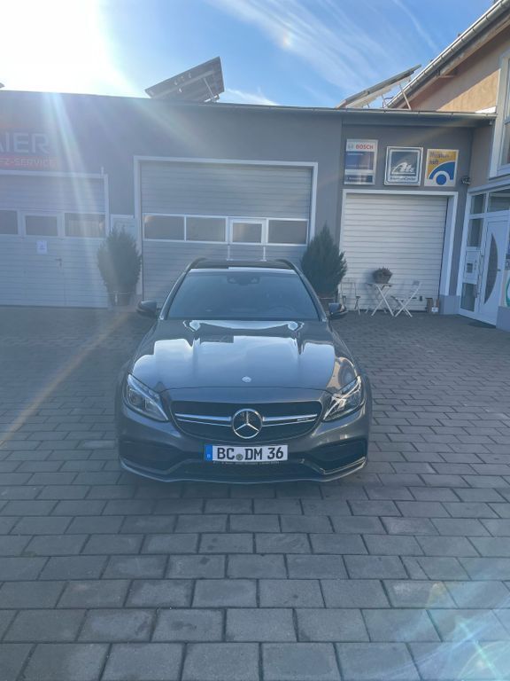 Grau Gebraucht 2016 Mercedes C63 AMG AMG Kombi | 39.000 € (Fairer Preis) - Bild 1/4