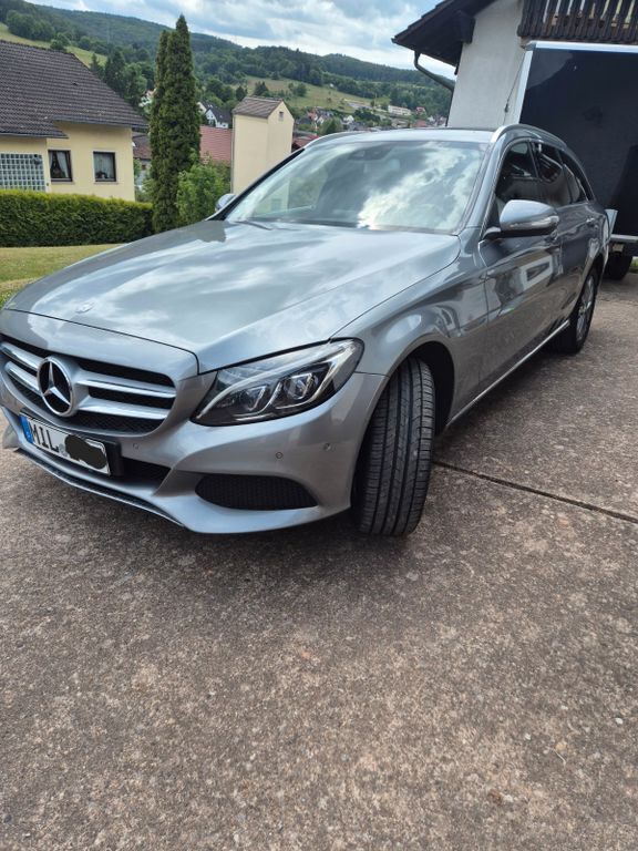 Grau Gebraucht 2015 Mercedes 250 Kombi | 14.500 € - Bild 1/4