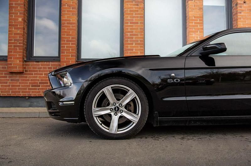 Usata Ford Mustang 426 CV (313 kW) 2013 Nero