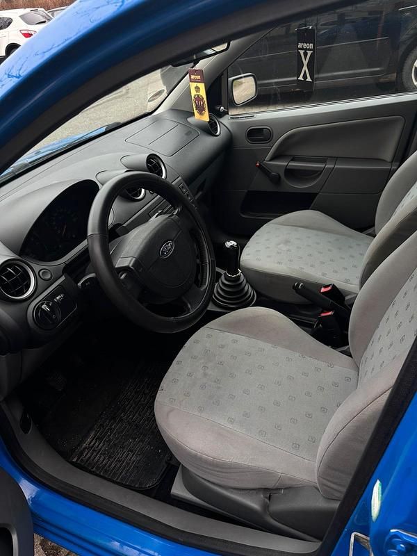 Gebraucht Ford Fiesta 68 PS (50 kW) 2003 Blau Kleinwagen