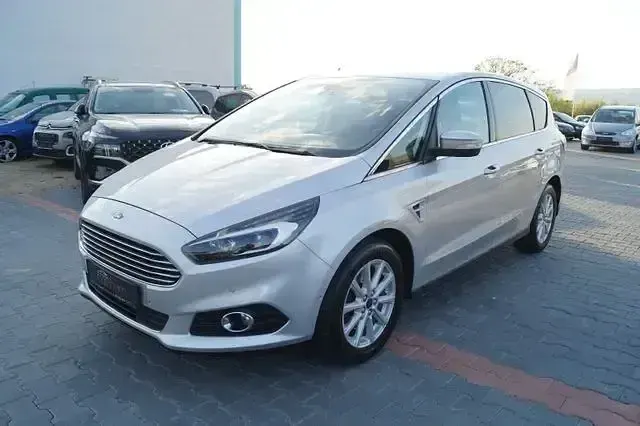 Gebraucht Ford S-MAX Titanium 239 PS (175 kW) 2018 Silber Van / Kleinbus