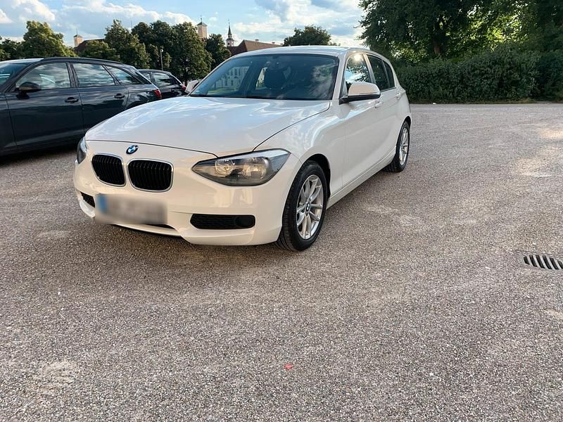 Weiß Gebraucht 2012 BMW 114 Kleinwagen | 7.500 € - Bild 1/4