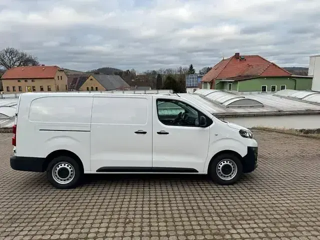 Gebraucht Opel Vivaro Selection 122 PS (89 kW) 2019 Weiß Van / Kleinbus