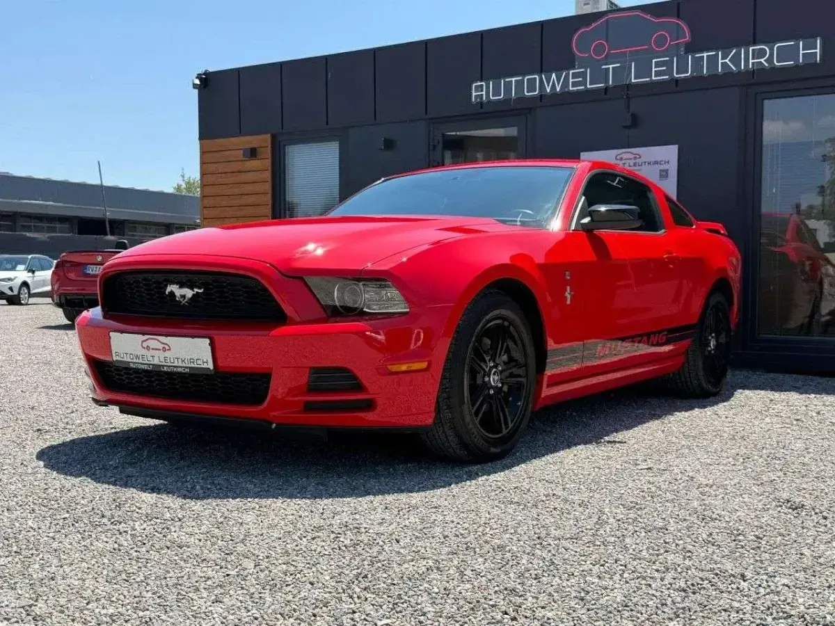 Gebraucht Ford Mustang Fastback 305 PS (224 kW) 2014 Rot Coupé