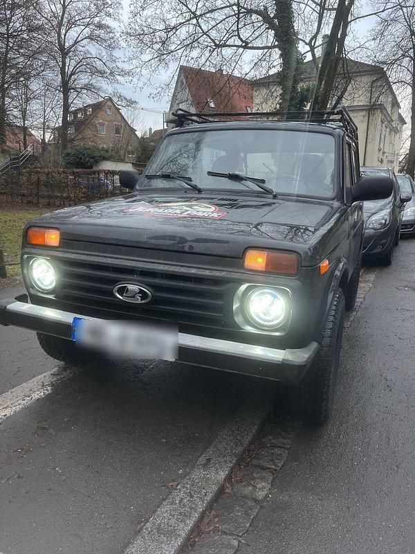 Schwarz Gebraucht 2018 Lada niva SUV | 9.000 € (Superpreis) - Bild 1/4