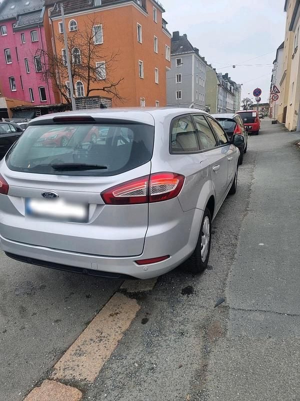 Gebraucht Ford Mondeo 140 PS (102 kW) 2012 Silber Kombi