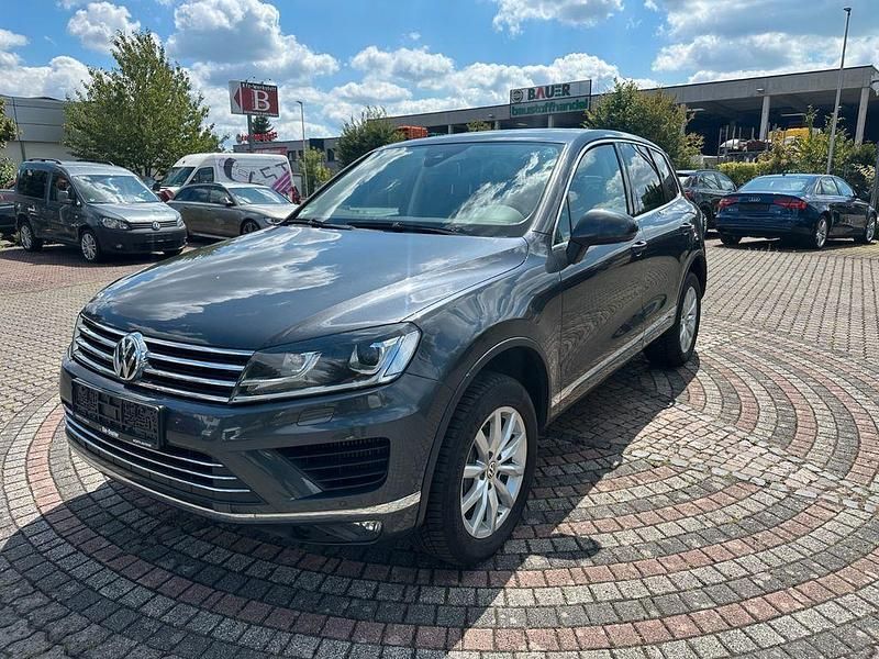Grau Gebraucht 2016 VW Touareg Terrain Tech SUV | 13.900 € (Guter Preis) - Bild 1/4