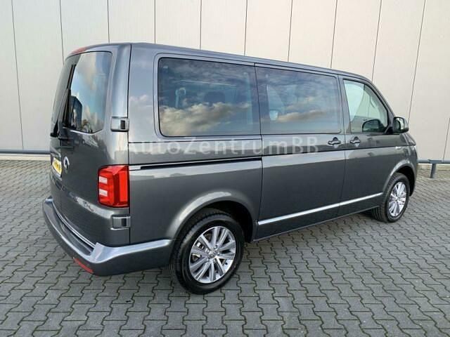 Gebraucht VW Caravelle Highline 204 PS (150 kW) 2018 Grau metallic Van