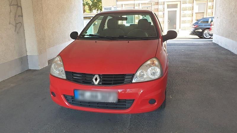 Rot Gebraucht 2009 Renault Clio II Authentique Kleinwagen | 1.300 € (Guter Preis) - Bild 1/4