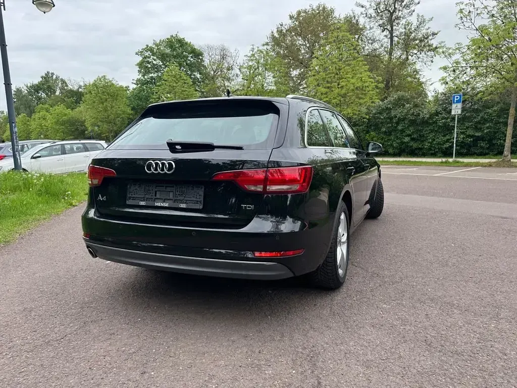 Gebraucht Audi A4 Sport 150 PS (110 kW) 2018 Schwarz Kombi