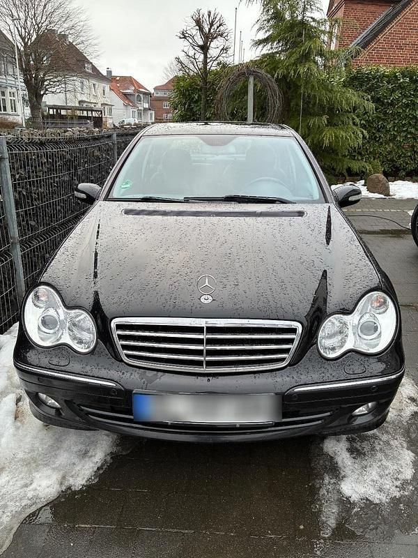 Gebraucht Mercedes C230 Avantgarde 204 PS (150 kW) 2006 Schwarz Limousine
