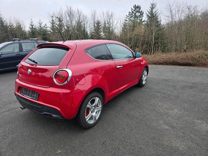 Gebraucht Alfa Romeo MiTo 105 PS (77 kW) 2012 Rot Kleinwagen