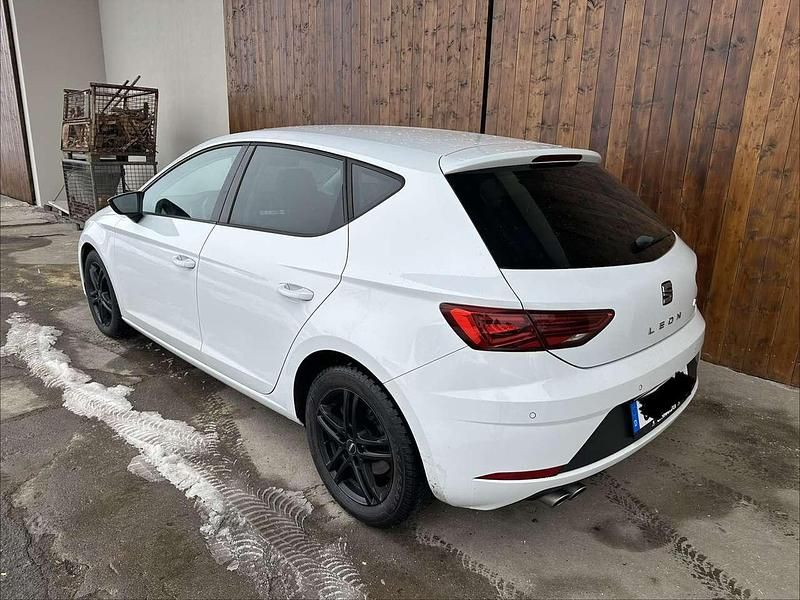 Gebraucht Seat Leon 125 PS (91 kW) 2018 Weiß Limousine