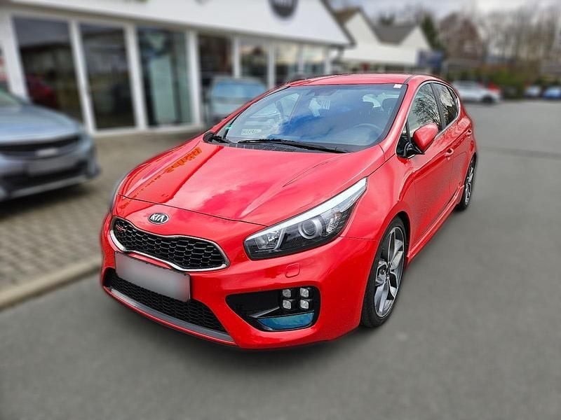 Rot Gebraucht 2017 Kia ProCeed Kleinwagen | 13.350 € (Guter Preis) - Bild 1/4