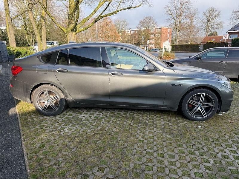 Gebraucht BMW 535 Gran Turismo Luxury Line 306 PS (225 kW) 2014 Grau Limousine